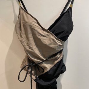 One piece swimsuit in black and beige